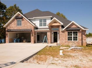 408 NE Royce Loop, Bentonville, AR 72712