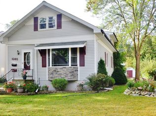 1262 Eliza St, Green Bay, WI 54301