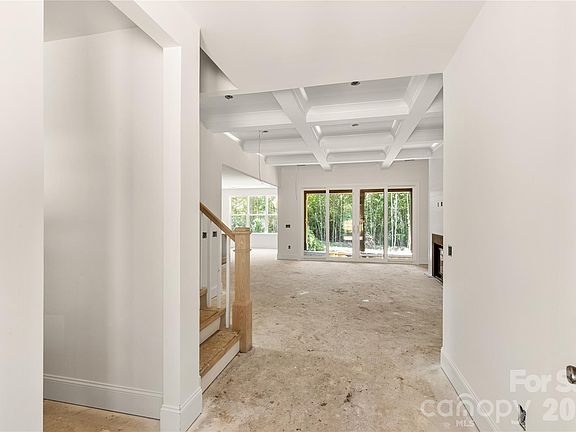 4th image of 1032 Patrick Rd