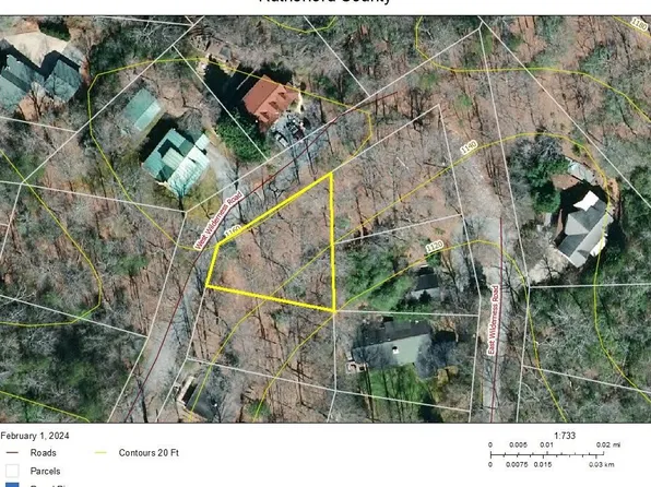 124 W Wilderness Rd, Lake Lure, NC 28746