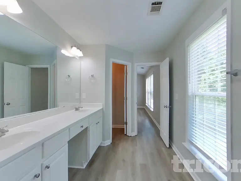 3281 Saville St SW — Photo 9