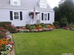 51 S 5th St, Locust Valley, NY 11560