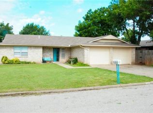 123 Skyline Dr, Chickasha, OK 73018
