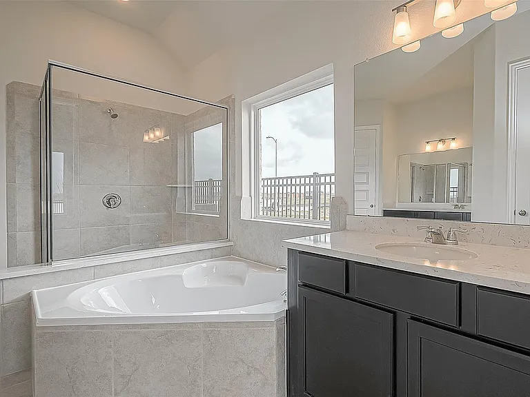 5823 Westwood Shore Dr — Photo 35
