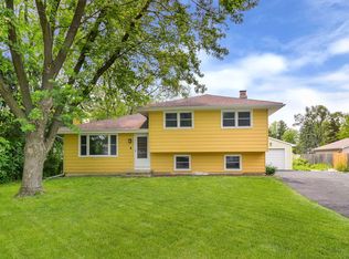 34W755 S James Dr, St Charles, IL