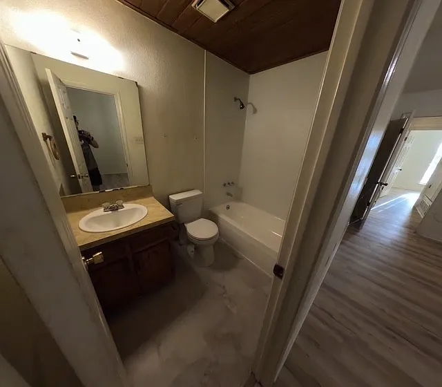 1412 Janet Ln — Photo 7