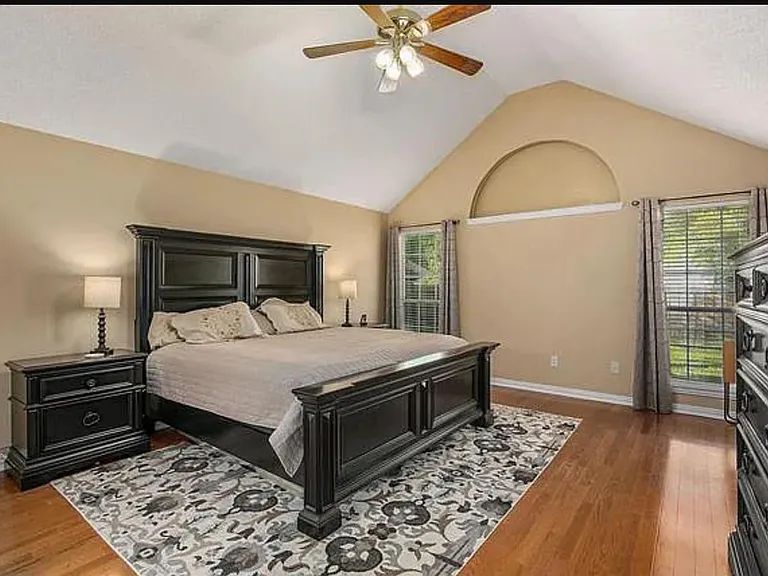 11012 Alexandria Dr — Photo 18