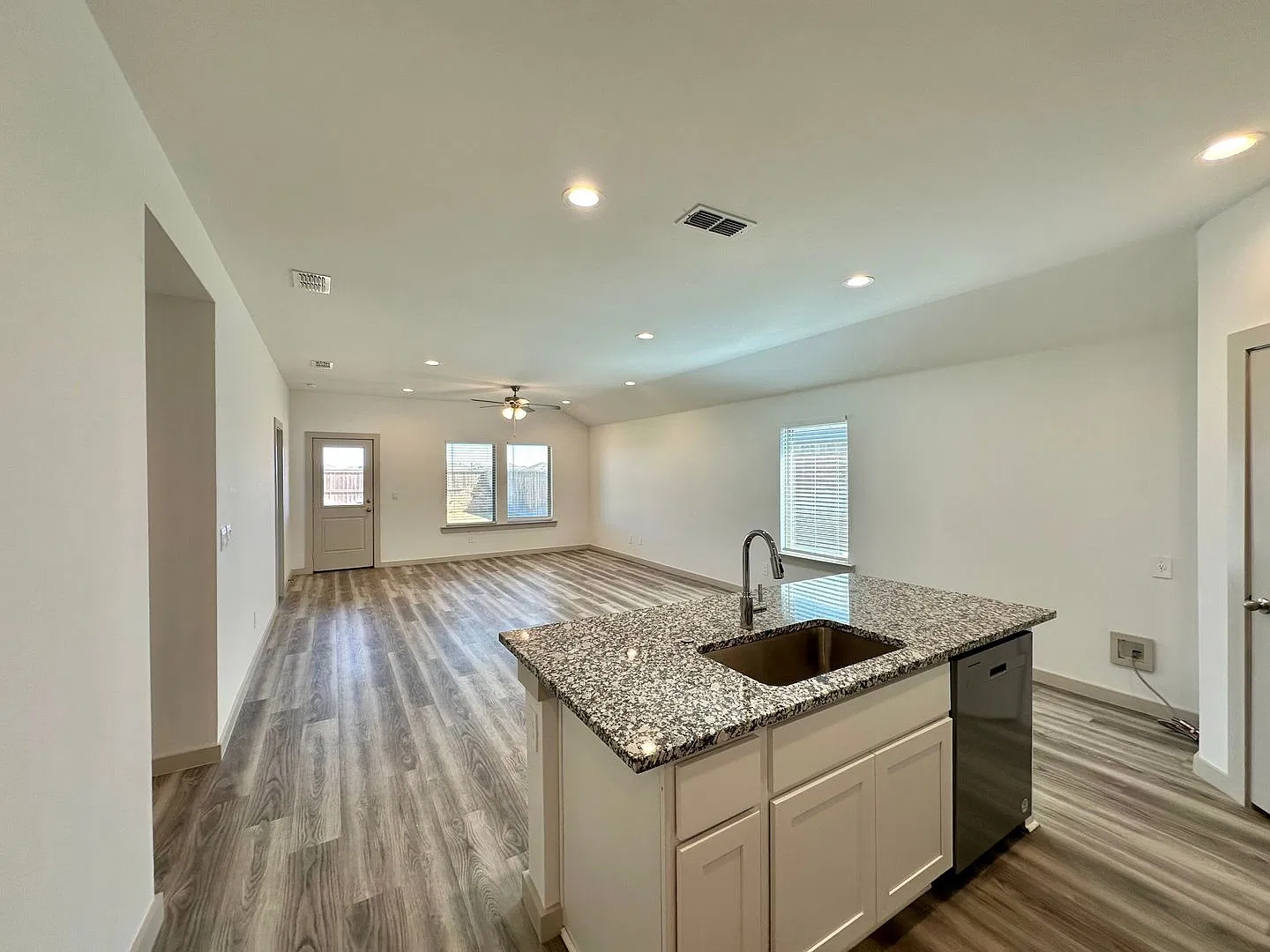 Four Bedroom - Lubbock Cooper ISD! — Photo 3