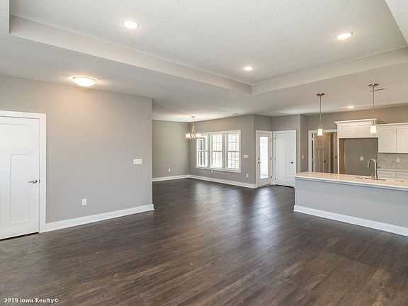 3rd image of 9054 Jean Louise Dr