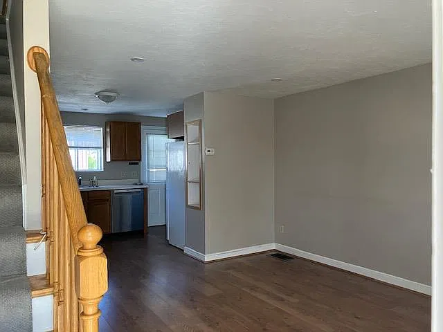 1 bed, $2,400 — Photo 3