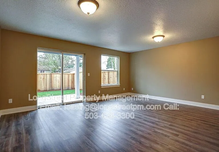 482 S Monmouth Ave — Photo 20