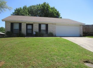 817 Panay Way Dr, Fort Worth, TX 76108