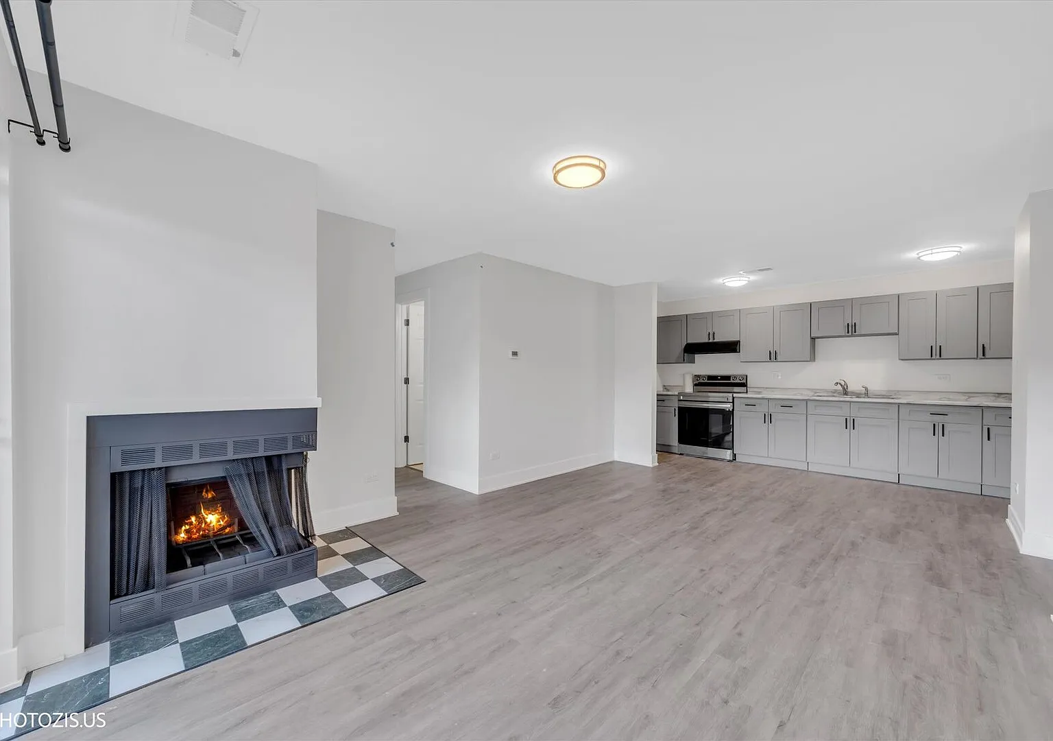 2 bed, 1075 sqft, $2,200 — Photo 4