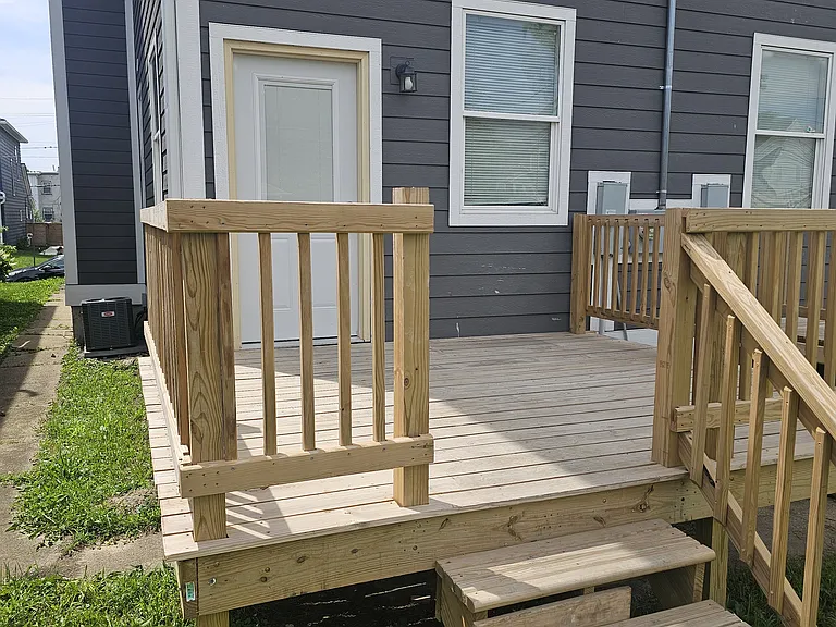 2033 Carrollton Ave — Photo 4