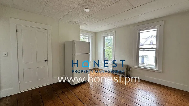 1 bed, 1.0 bath, $1,075 — Photo 2