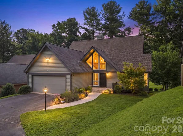 155 Winding Meadows Dr, Flat Rock, NC 28731