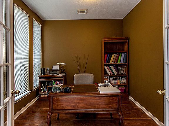 WARM STUDY OR POSSIBLE 5TH BEDROOM ~