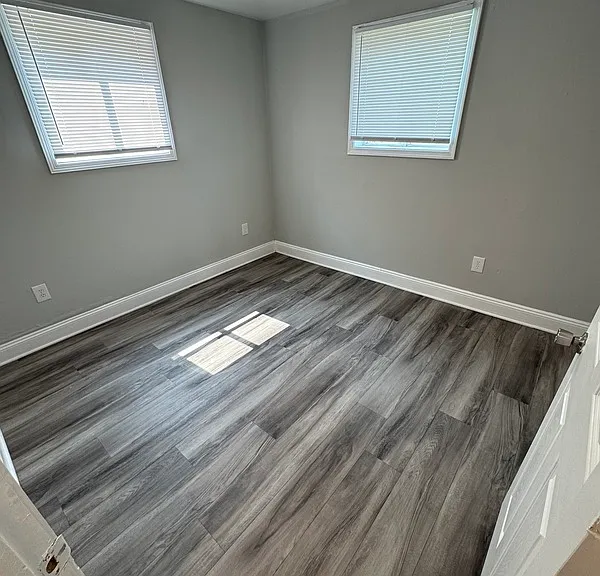 2100 Phaup St — Photo 5