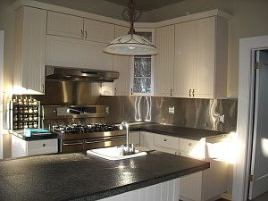 2nd image of 15 W 15th St