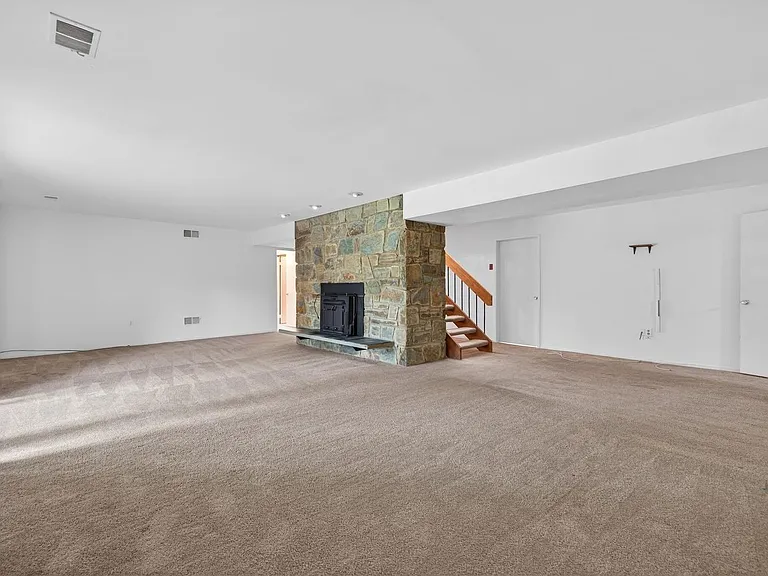 9404 Woodington Dr — Photo 28