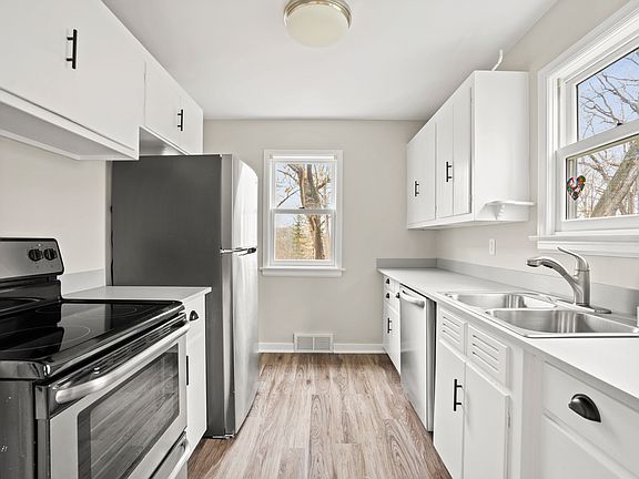 4th image of 4860A N Hewitts Point Rd