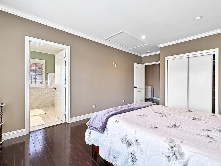 950 S Longwood Ave — Photo 40