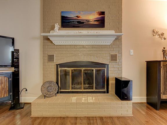 4th image of 1618 Deerfield Dr