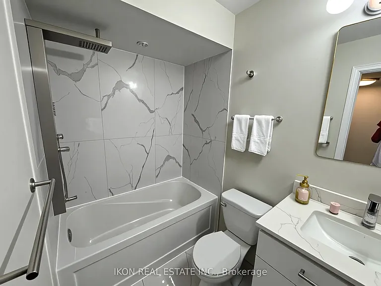 67 Sprucedale Way E — Photo 8