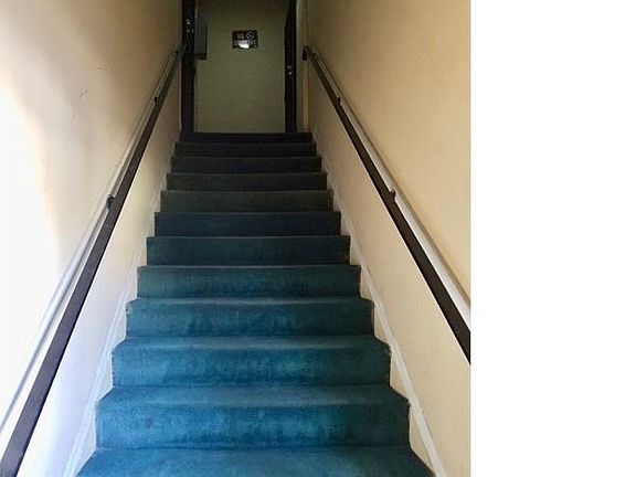 4th image of 499 Rose Ave APT 8