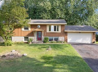 2968 Winthrop Dr, Saint Paul, MN 55109