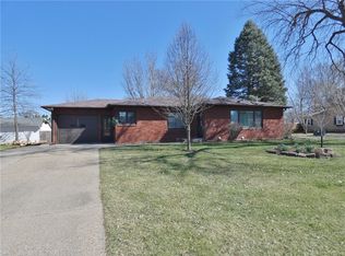 1324 Main St, Pella, IA 50219