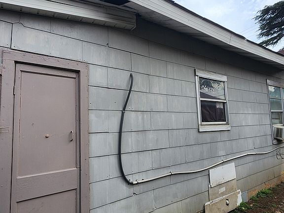 3rd image of 103 W HART AVE