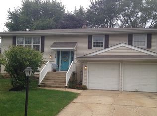 149 Springhill Dr, Bolingbrook, IL 60440