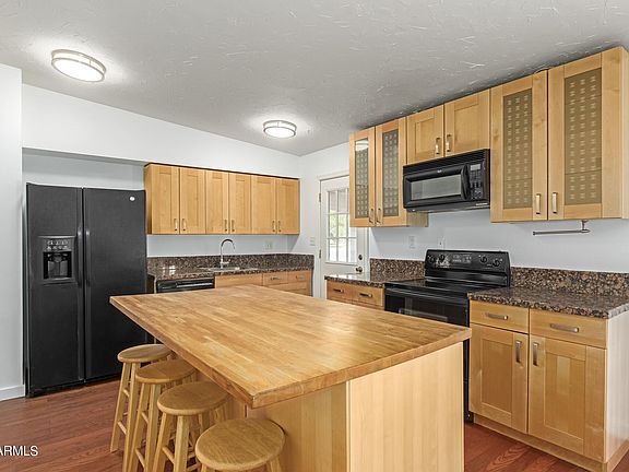 3rd image of 1507 E ALAMEDA Drive