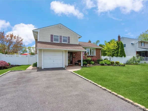 208 Marilynn Street, East Islip, NY 11730
