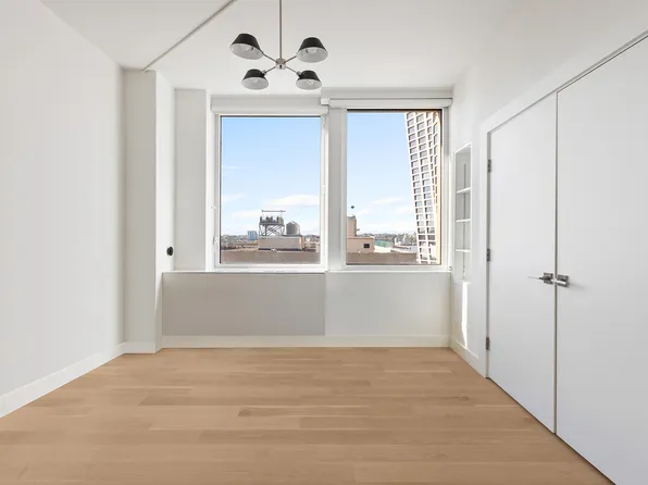 450 West 17th Street image 13 of 26