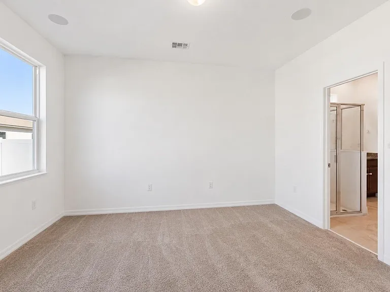 2824 Neverland Dr — Photo 11