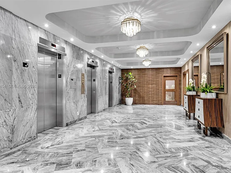 5401 Collins Ave #813 — Photo 31