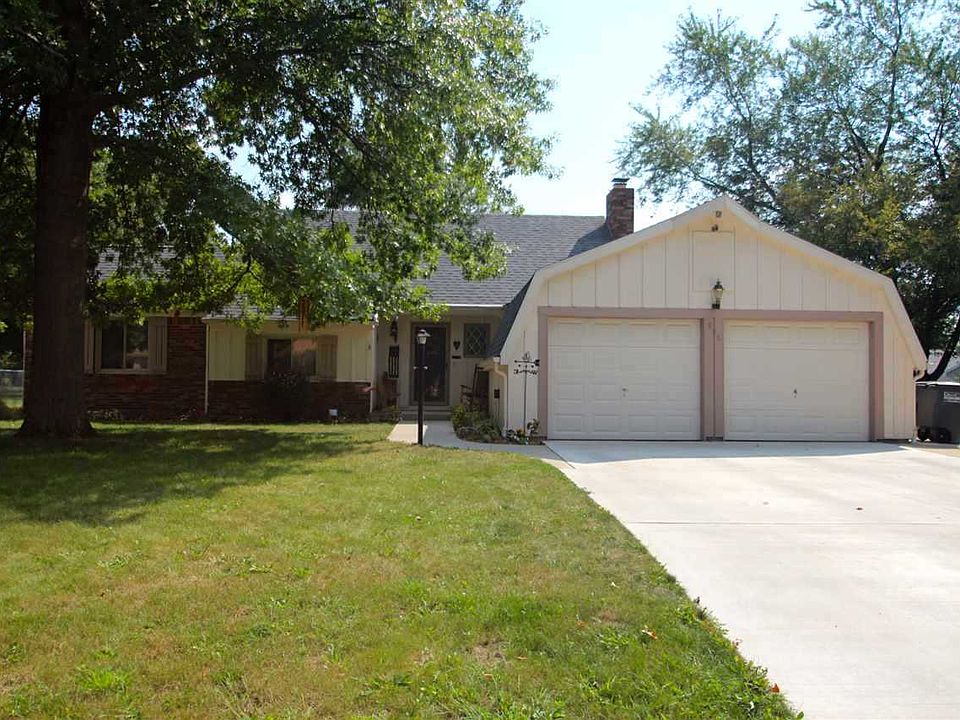 1st image of 805 Williamsburg Dr
