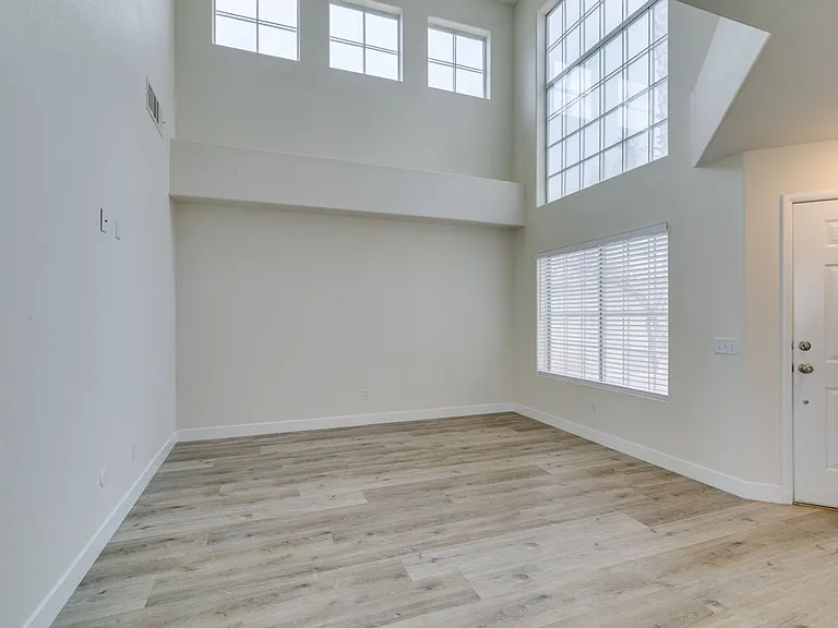 7804 Amulet St — Photo 5