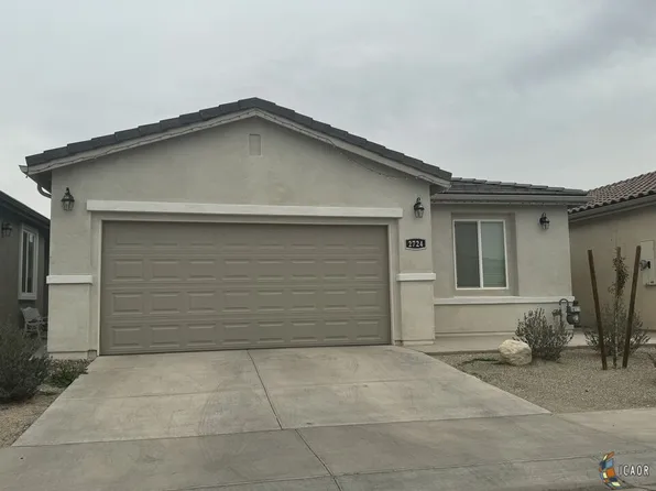 2724 Meadowbrook Dr, Imperial, CA 92251