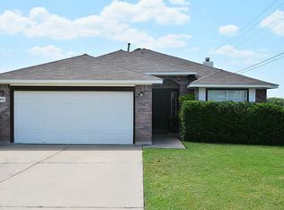 100 Cavalry Trl, Elgin, TX 78621