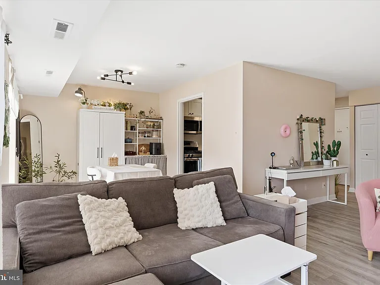 3100 S Manchester St #531 — Photo 7