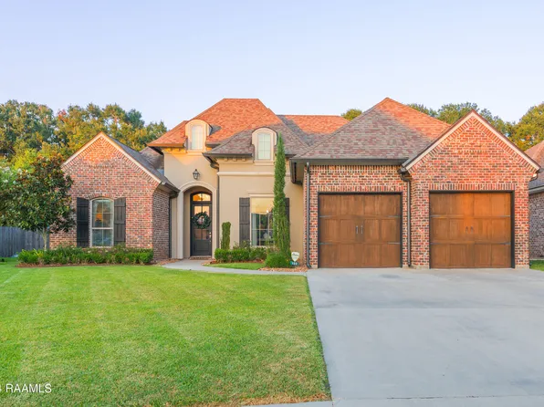 105 Channel Dr, Broussard, LA 70518