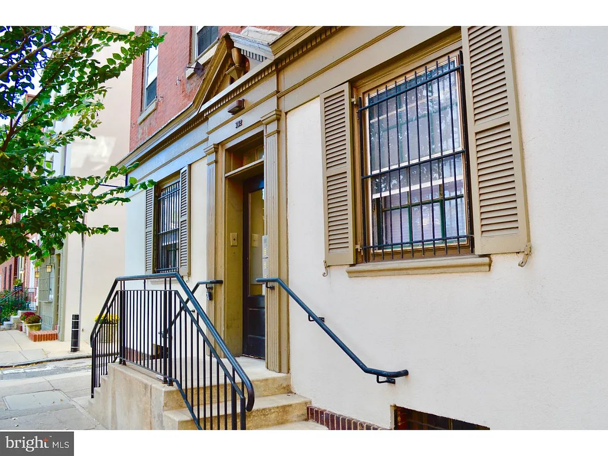 Building Photo - 332-34 S 17th St #3B