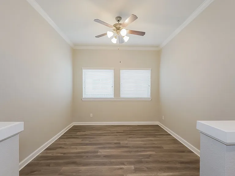 415 Rocky Briar Ct — Photo 7