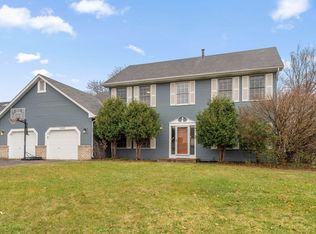 10129 Horseshoe Trl, Eden Prairie, MN 55347