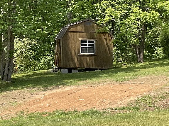 5th image of 5843 Happy Hollow Ln