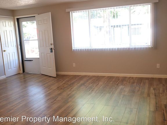 2nd image of 13203 NE 71st St Unit A