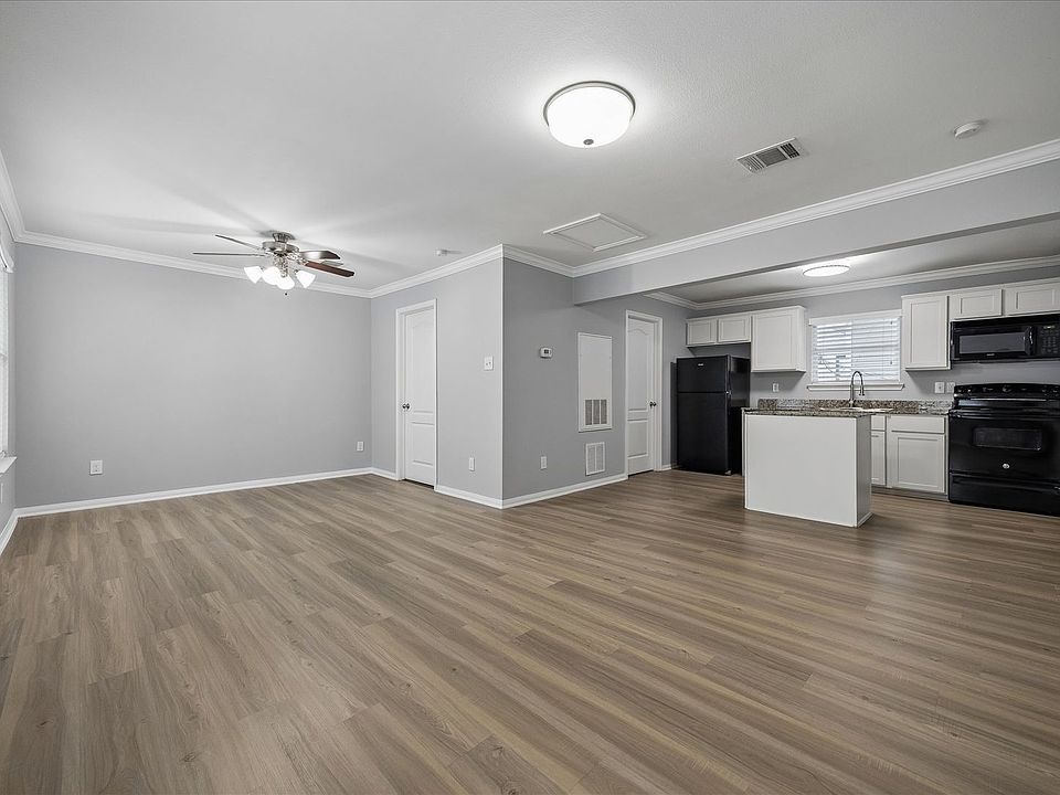 1st image of 1548 Ashland St #14